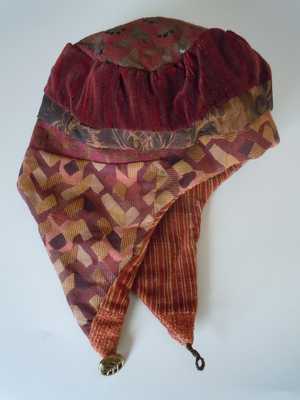 hat 02 outside: The outside of the hat